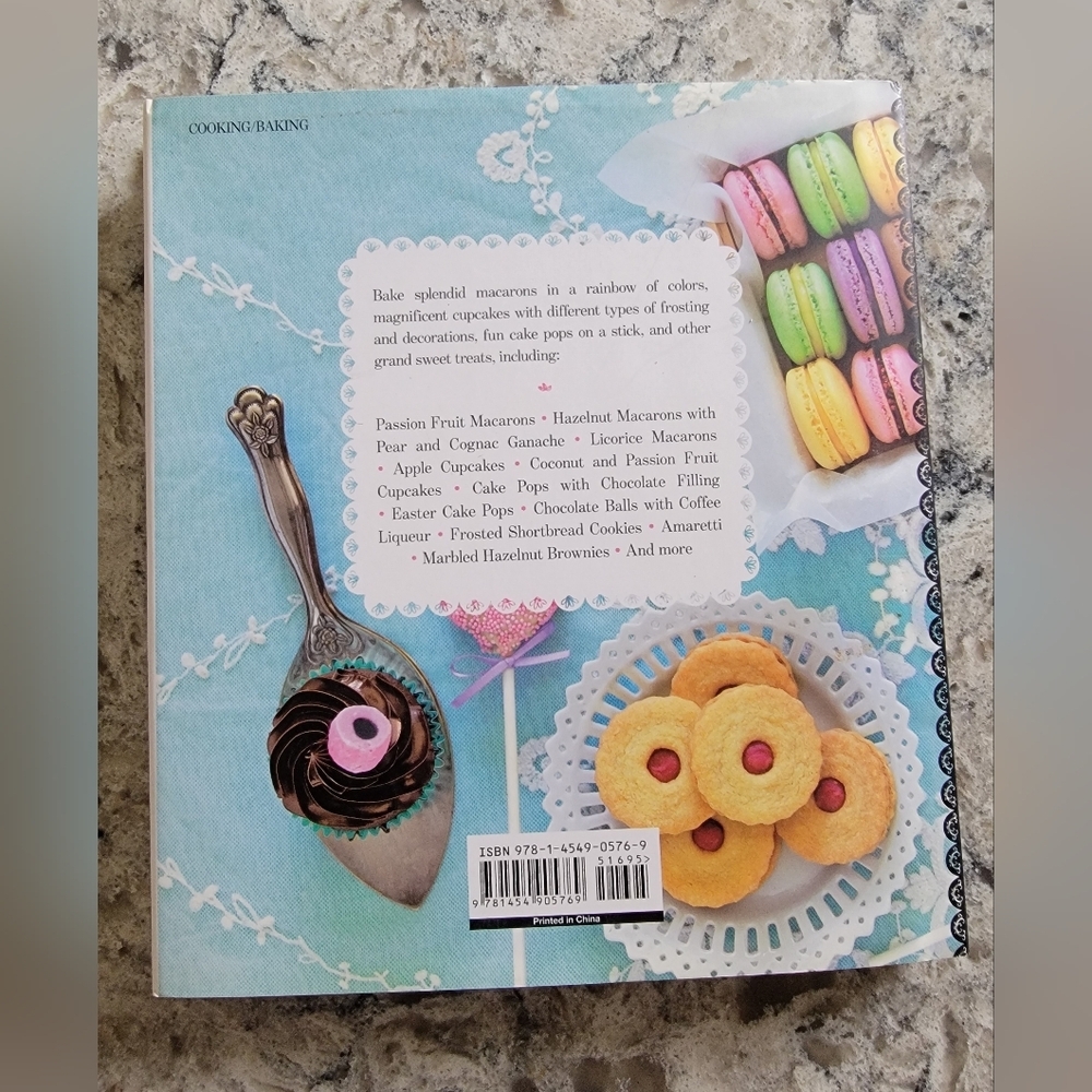 Brand New Macarons, Cupcakes & Cake Pops Book - Bundle for 3 or 4/$15 pricing! - Picture 4 of 4